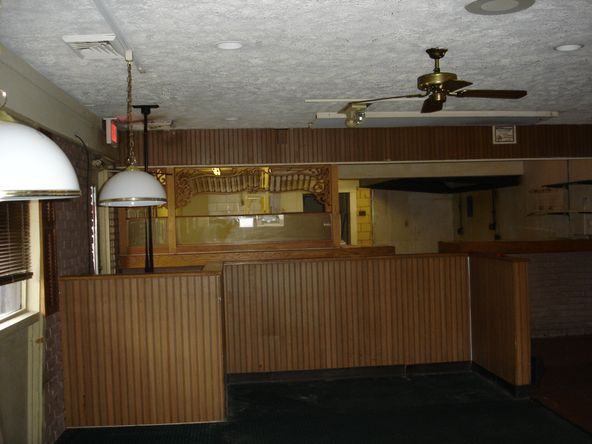 613 E Main St, Carbondale, IL 62901